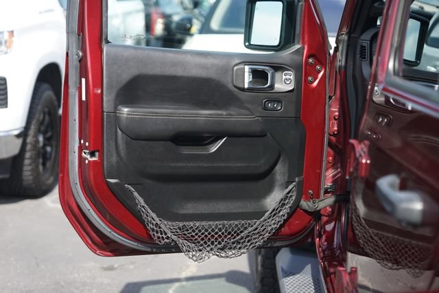 Used 2021 Jeep Wrangler Unlimited Sahara w/ Cold Weather Group AWD/4WD image 30