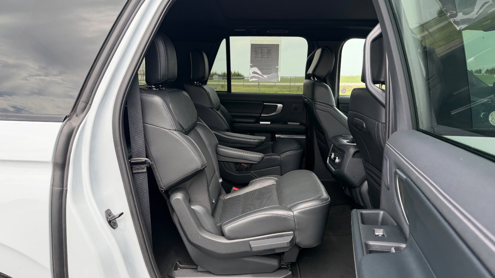 Certified 2025 Ford Expedition Max Platinum w/ Stealth Performance Package AWD/4WD image 26