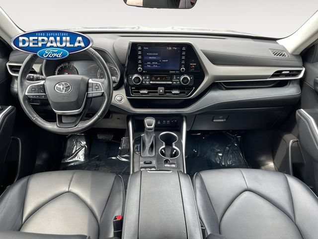 Used 2022 Toyota Highlander XLE AWD/4WD image 13
