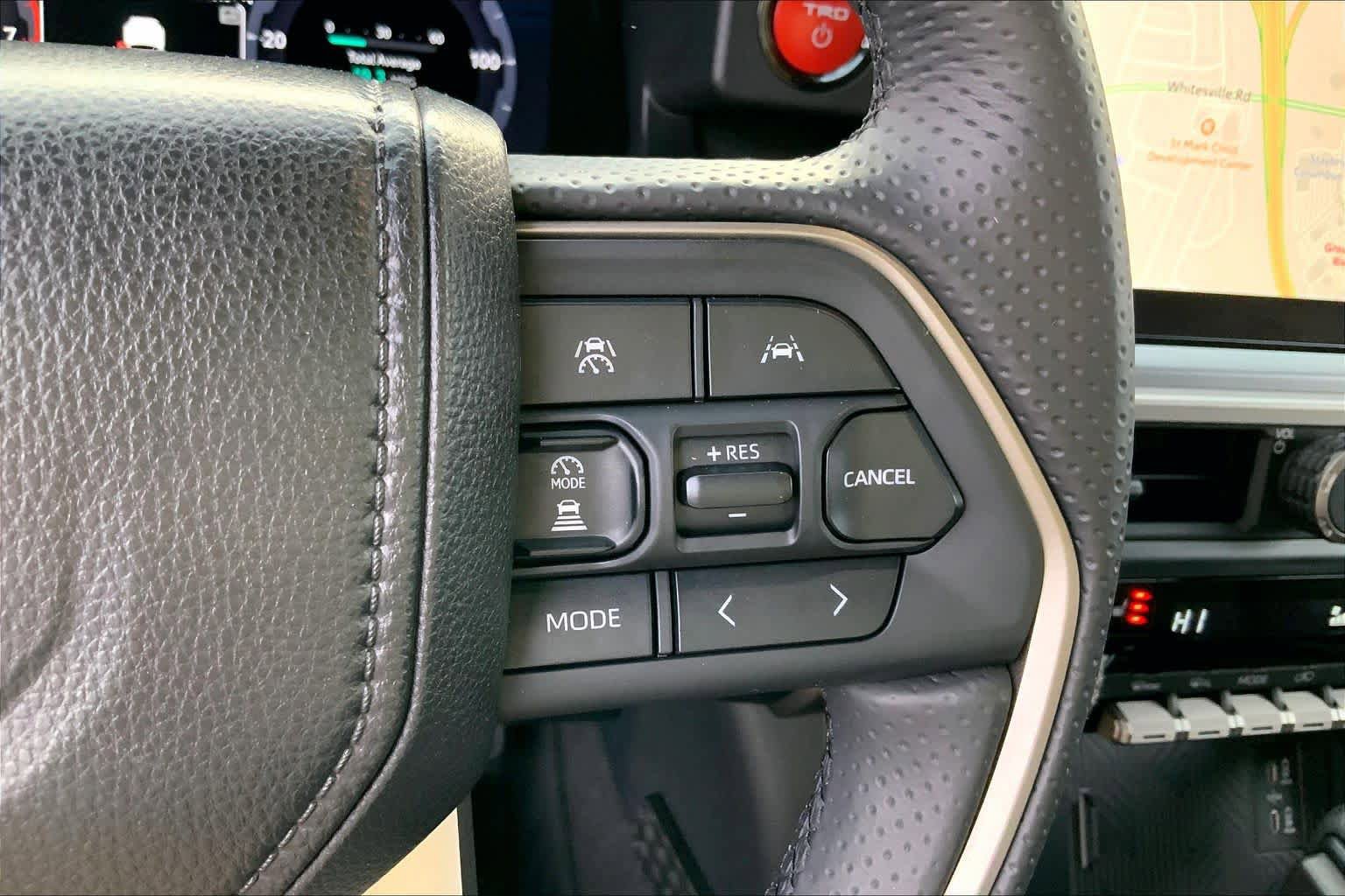 Used 2025 Toyota 4Runner TRD Off-Road Premium AWD/4WD image 23