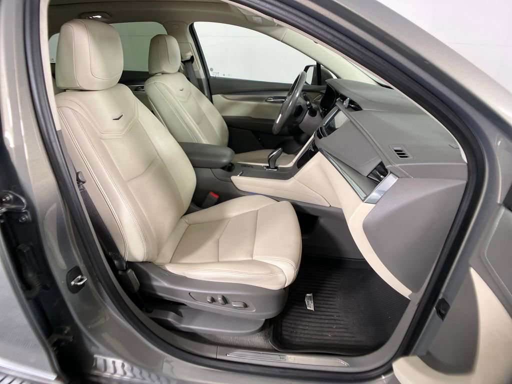 Used 2019 Cadillac XT5 Premium Luxury w/ Driver Assist Package image 11