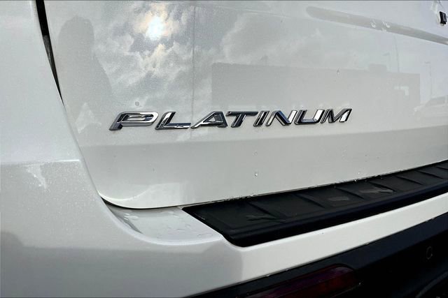 Certified 2025 Ford Explorer Platinum w/ Ultimate Package AWD/4WD image 30