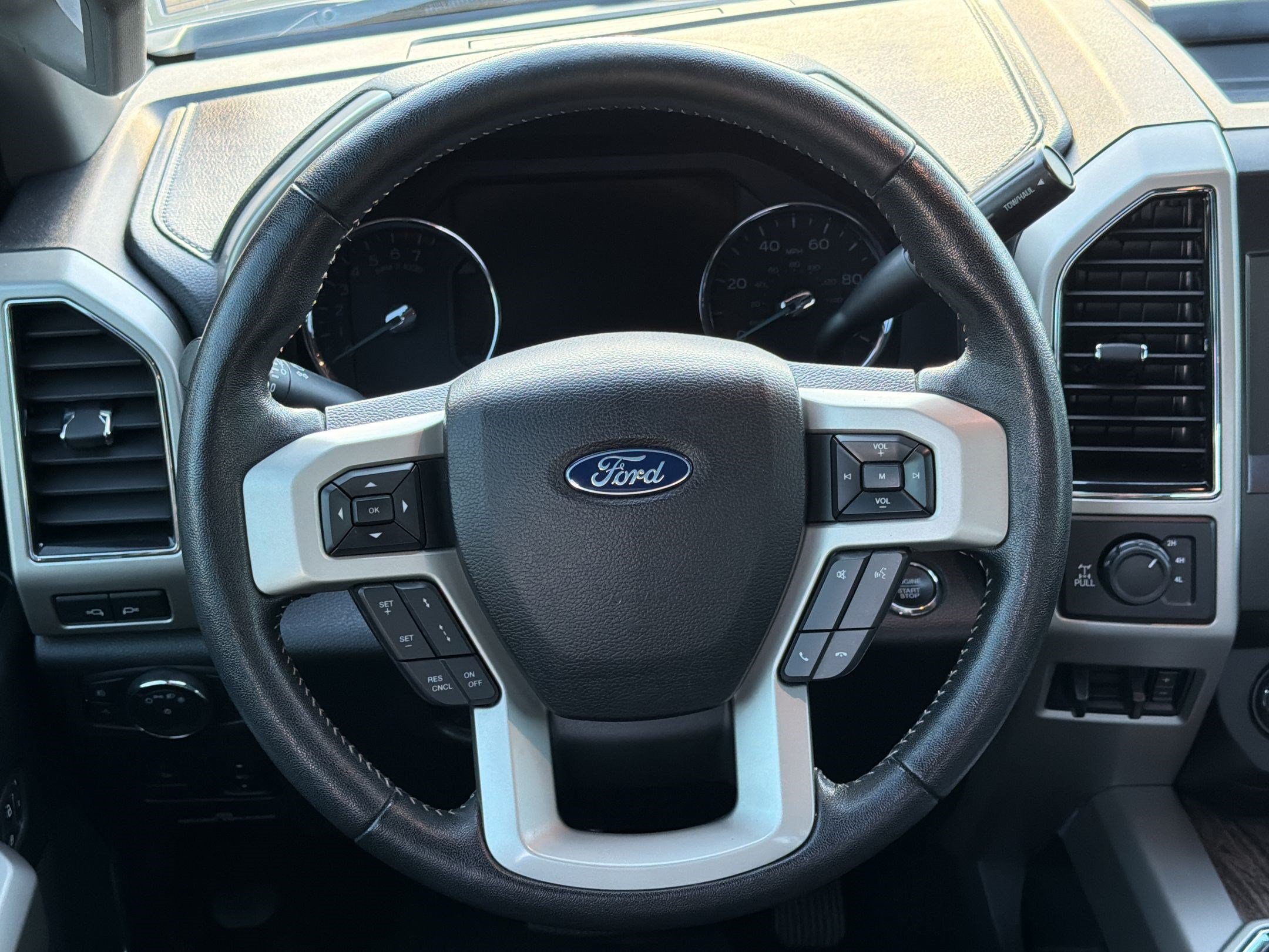 Certified 2019 Ford F250 Lariat w/ Lariat Ultimate Package AWD/4WD image 11