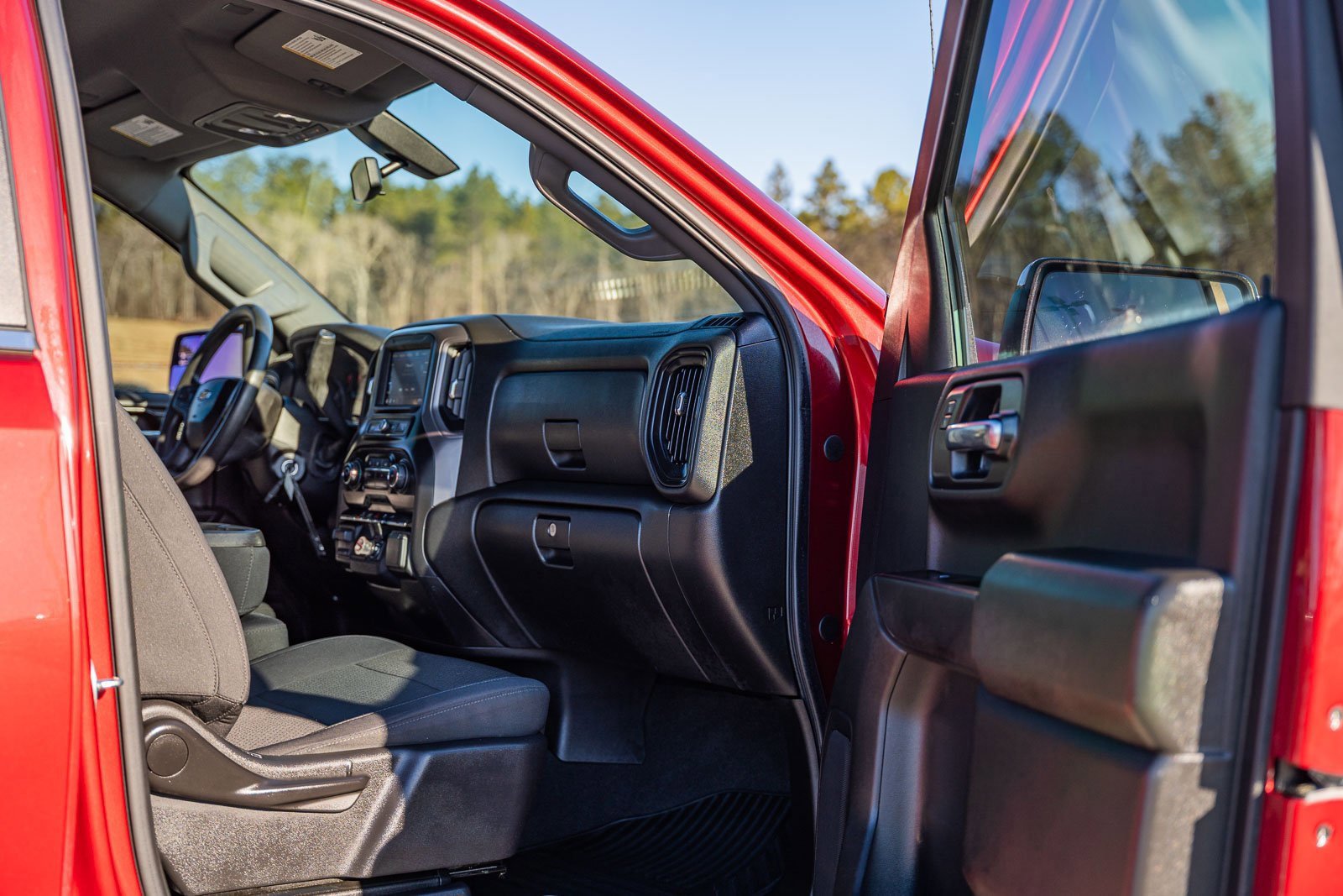 Used 2020 Chevrolet Silverado 1500 Custom w/ Custom Value Package image 16