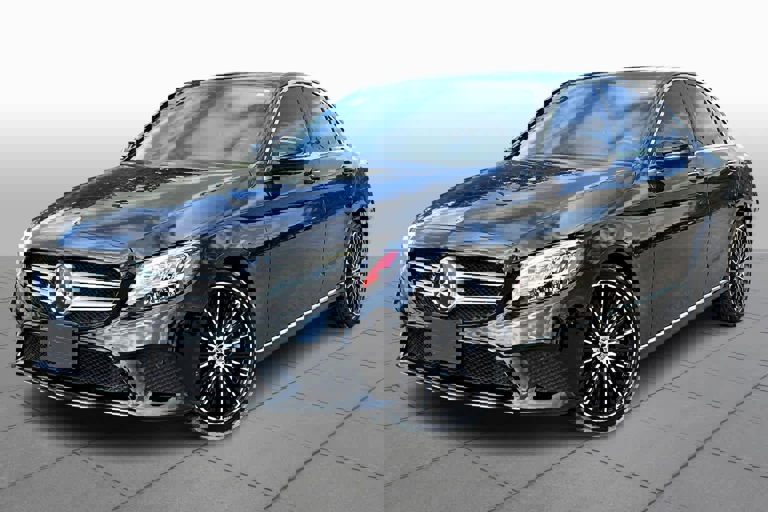 Used 2021 Mercedes-Benz C 300 Sedan image 2