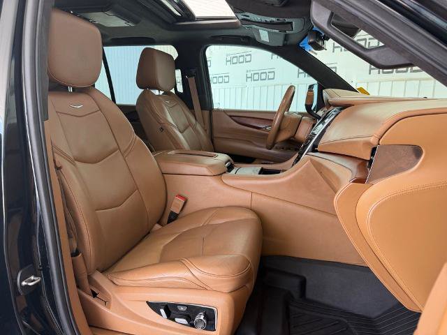 Used 2017 Cadillac Escalade Platinum AWD/4WD image 7