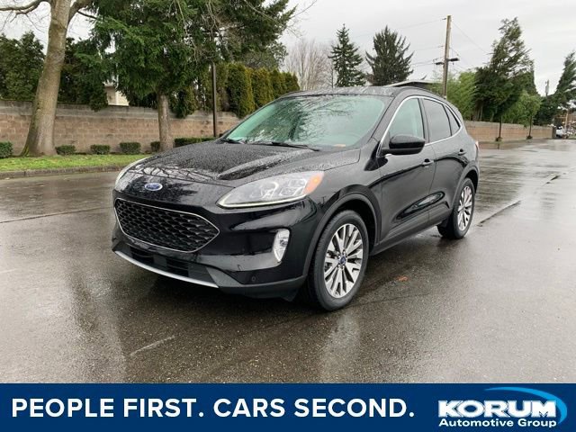 Certified 2022 Ford Escape Titanium w/ Class II Trailer Tow Package