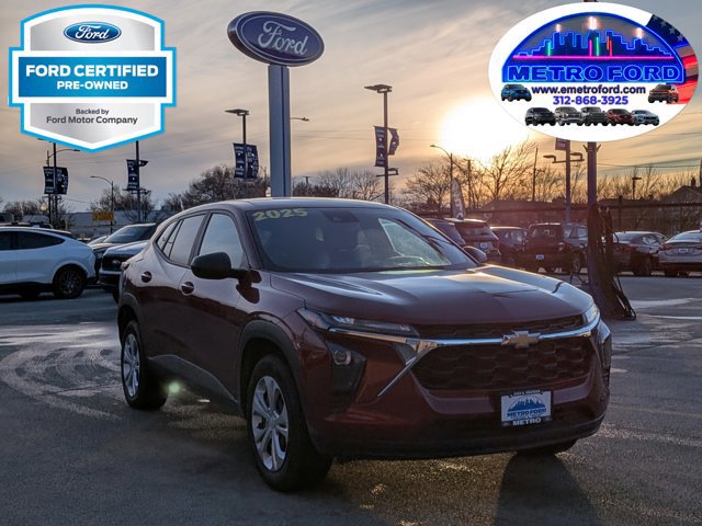 Used 2025 Chevrolet Trax LS FWD image 1