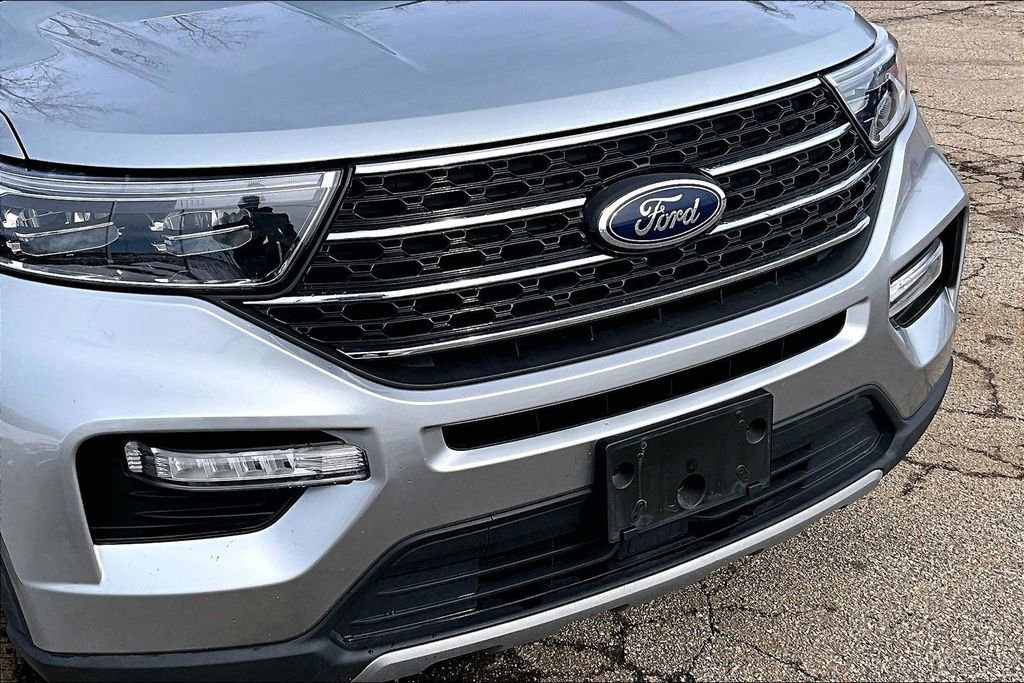 Certified 2023 Ford Explorer XLT w/ Equipment Group 202A image 28