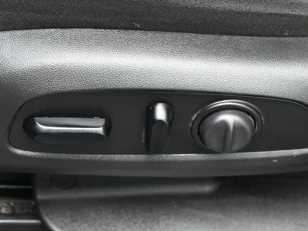 Used 2021 GMC Acadia SLE w/ Driver Convenience Package image 11