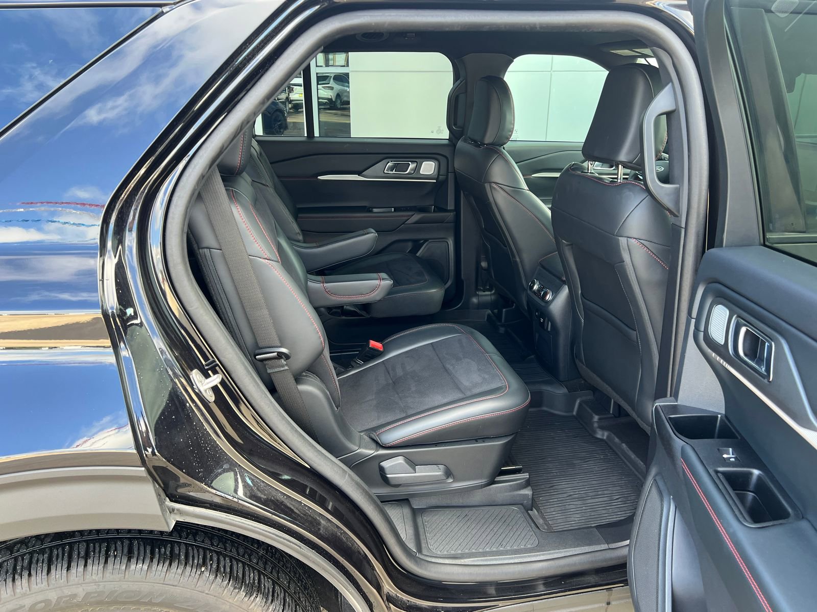 Certified 2025 Ford Explorer ST w/ Sun And Sound Package AWD/4WD image 14