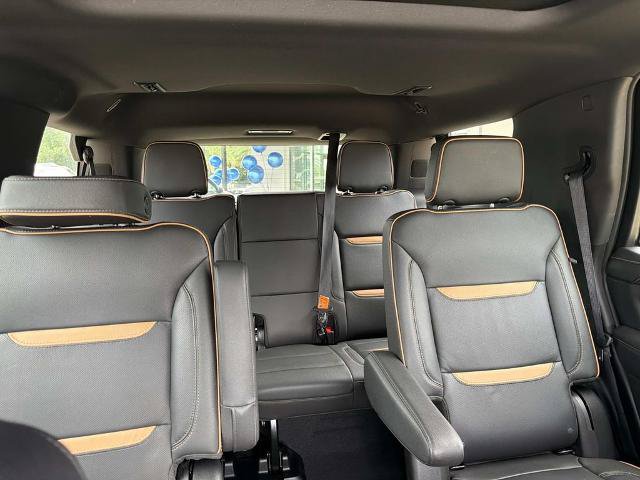 Used 2024 GMC Yukon AT4 AWD/4WD image 12