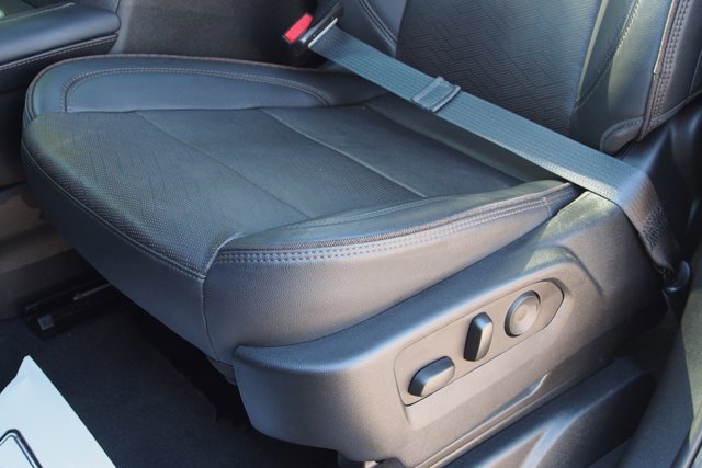 Used 2023 Chevrolet Tahoe High Country w/ Premium Package 2 image 22