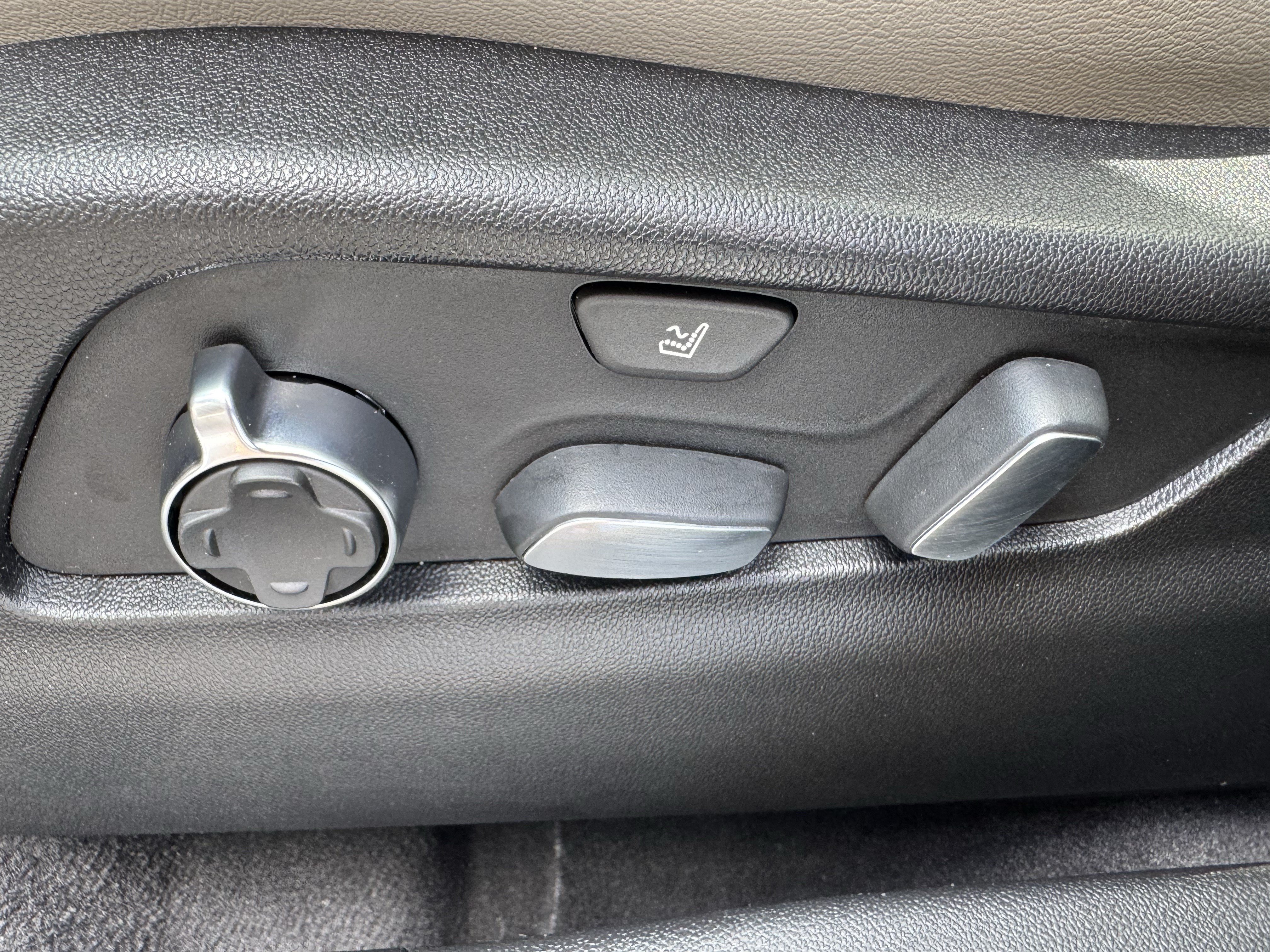 Used 2019 Cadillac XT4 Premium Luxury FWD image 11