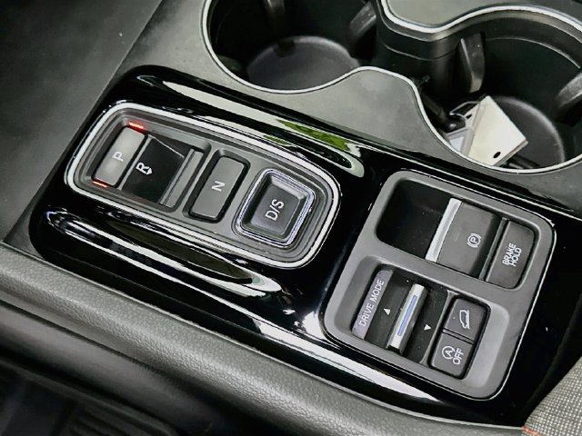 Used 2025 Honda Pilot Sport image 22