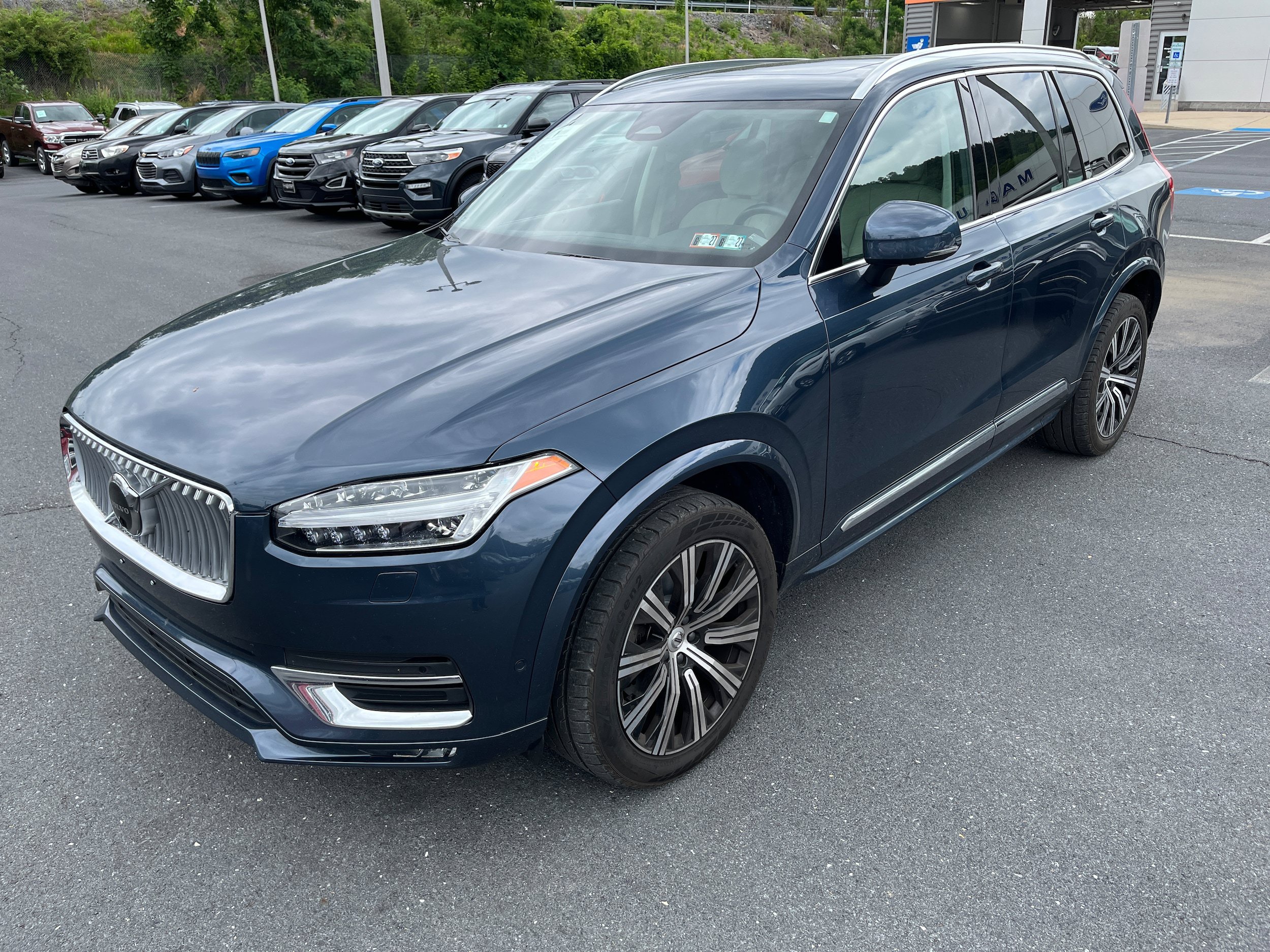 Used 2023 Volvo XC90 B6 Plus AWD/4WD image 23