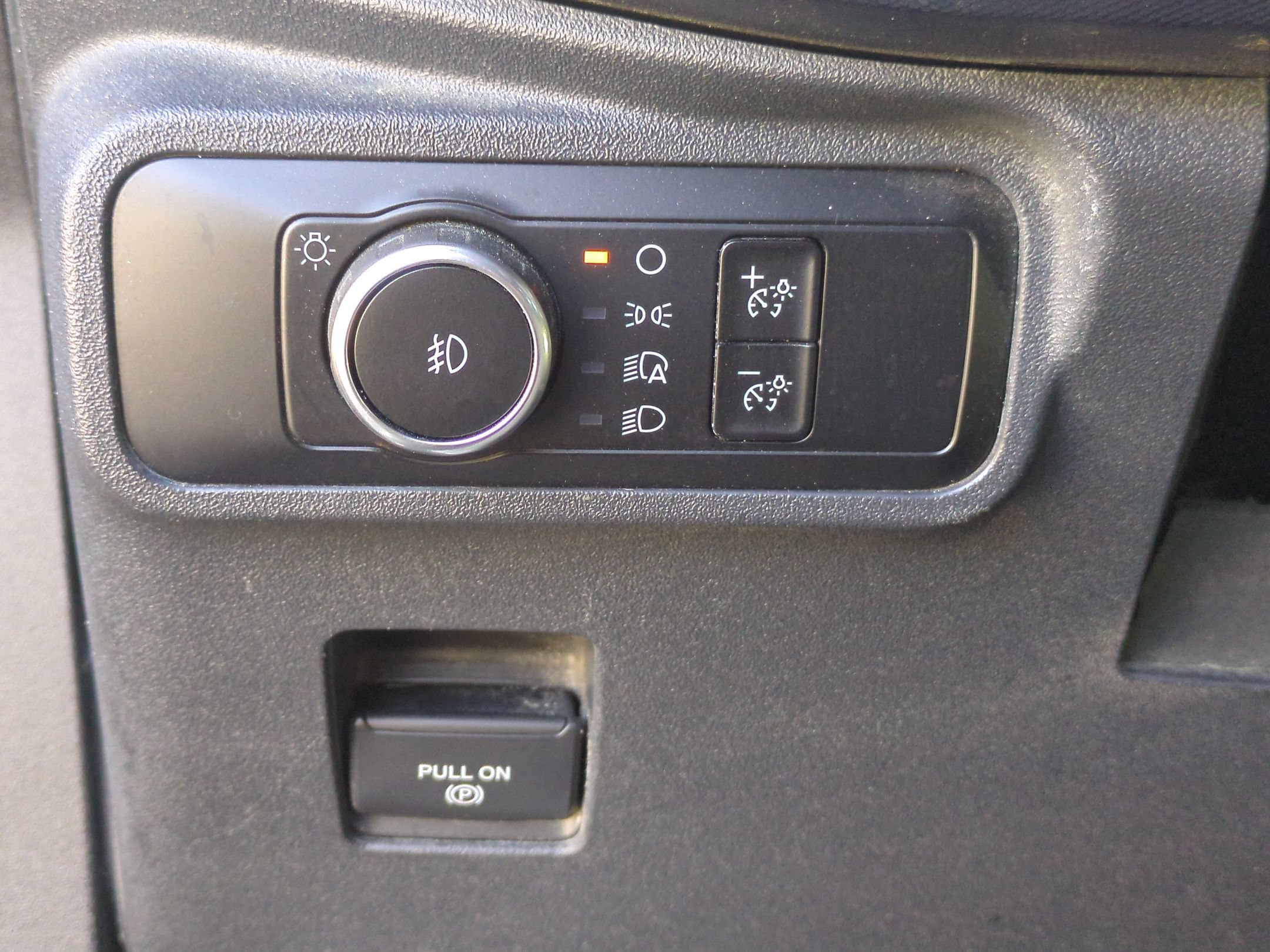 Certified 2024 Ford Bronco Heritage Edition AWD/4WD image 18