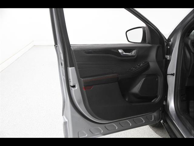 Certified 2023 Ford Escape ST-Line w/ Tech Pack #1 AWD/4WD image 4