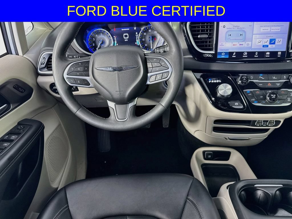 Used 2024 Chrysler Pacifica Touring-L FWD image 24