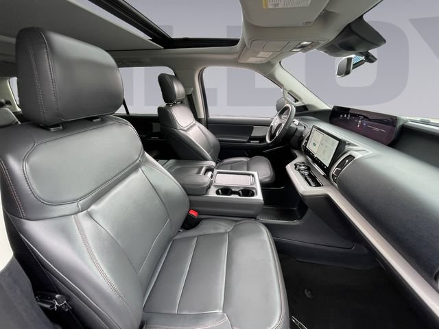 Certified 2025 Ford Expedition Active AWD/4WD image 17