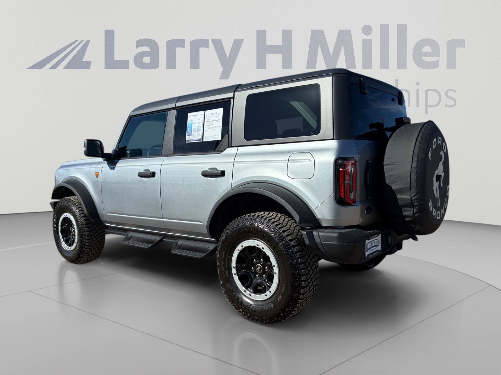 Certified 2023 Ford Bronco Badlands AWD/4WD image 3