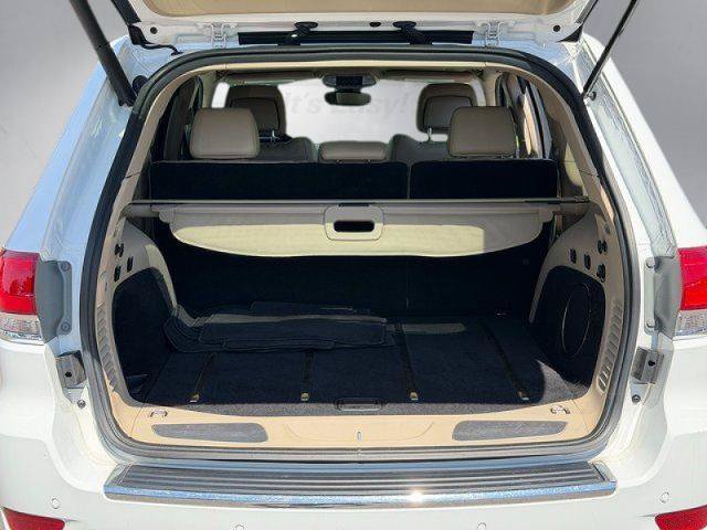 Used 2017 Jeep Grand Cherokee Limited AWD/4WD image 28