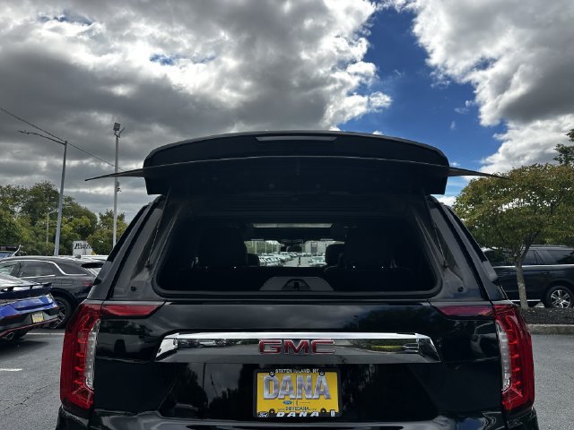Used 2023 GMC Yukon SLT w/ SLT Premium Package AWD/4WD image 42