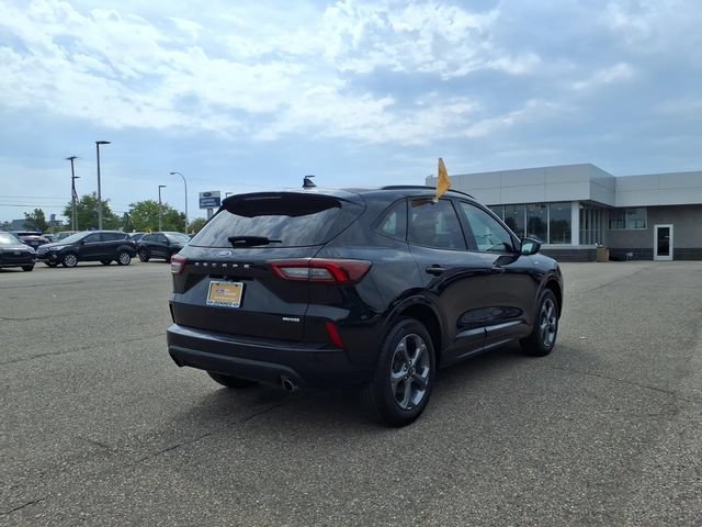 Certified 2024 Ford Escape ST-Line w/ Tech Pack #1 AWD/4WD image 7