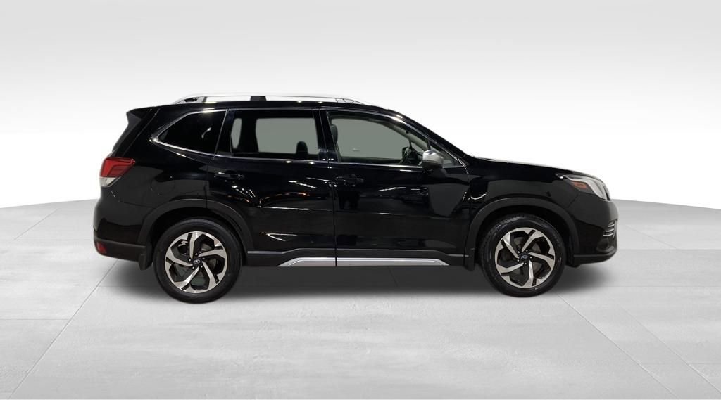 Used 2023 Subaru Forester Touring image 2