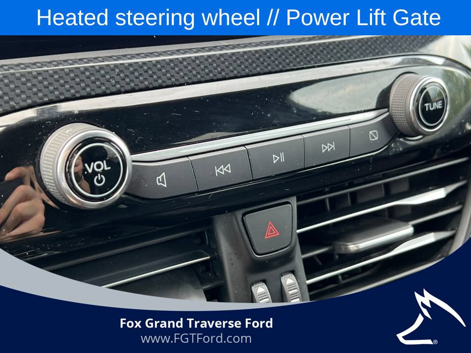 Certified 2025 Ford Escape ST-Line Select AWD/4WD image 23