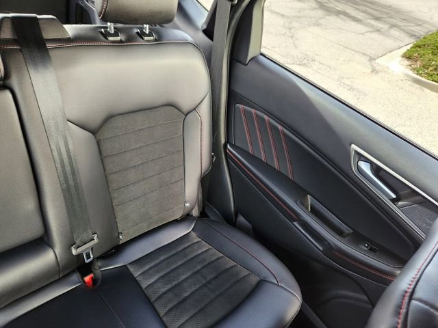 Certified 2024 Ford Edge ST-Line w/ Class II Trailer Tow Package image 18