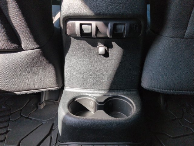 Used 2018 Jeep Wrangler Unlimited Sport S AWD/4WD image 23