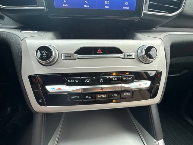 Certified 2023 Ford Explorer XLT w/ Equipment Group 202A AWD/4WD image 29