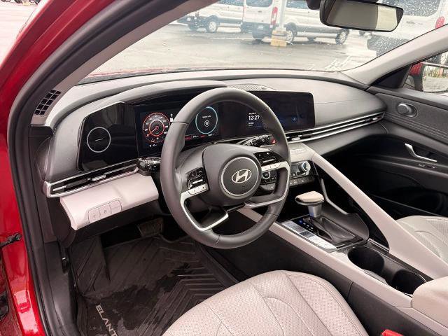 Used 2025 Hyundai Elantra Limited w/ Cargo Package image 12