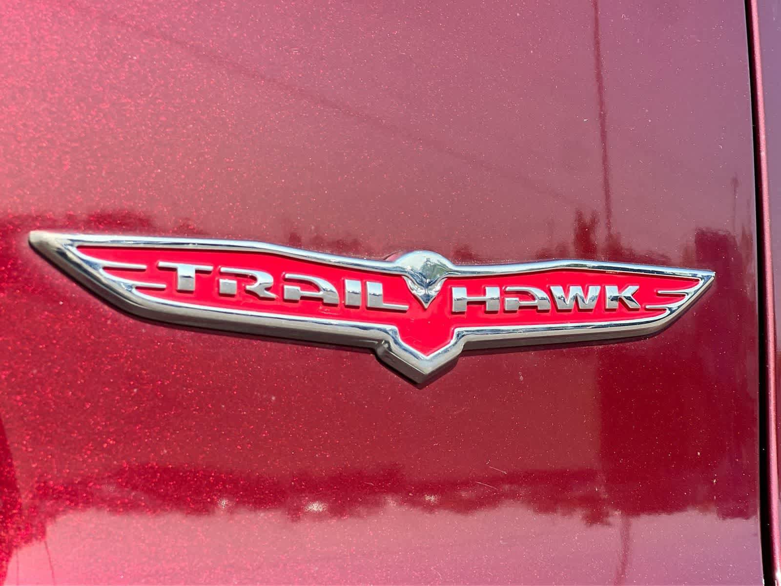 Used 2019 Jeep Cherokee Trailhawk AWD/4WD image 13