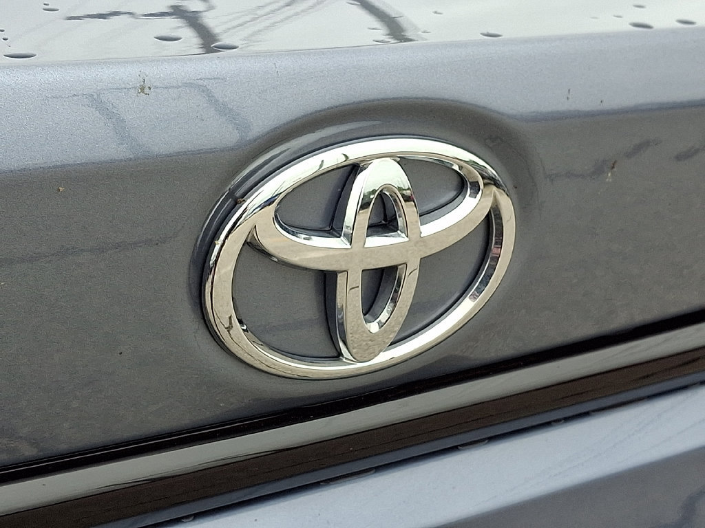 Used 2025 Toyota Corolla LE w/ Convenience Package FWD image 28