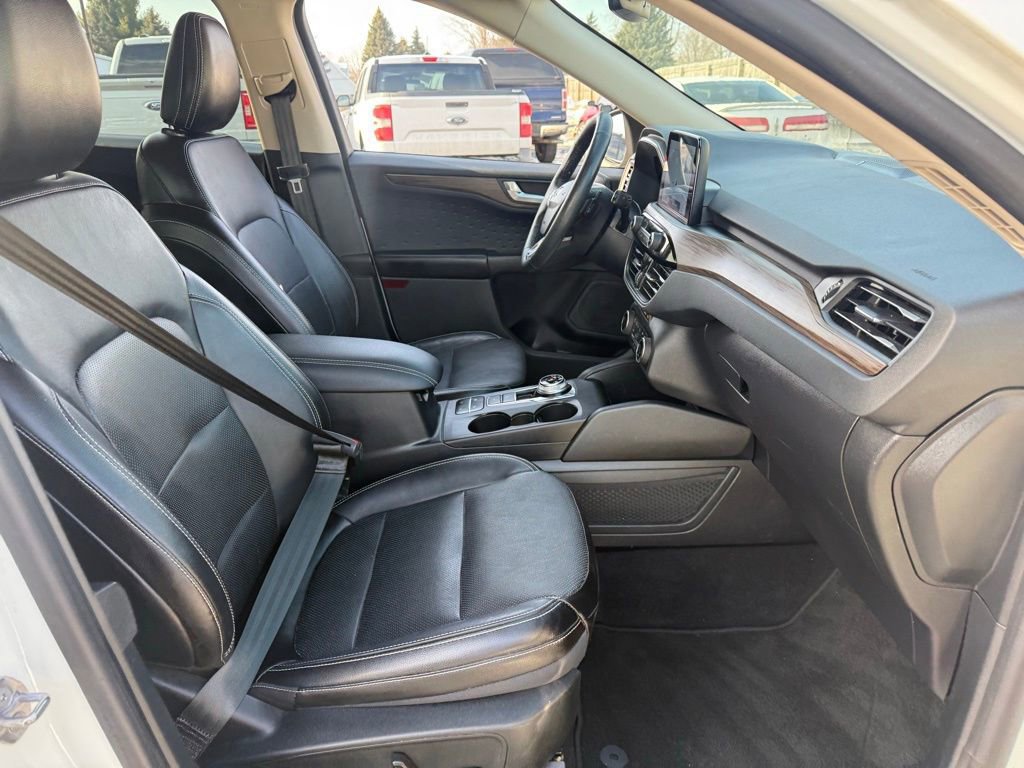 Certified 2020 Ford Escape Titanium image 12