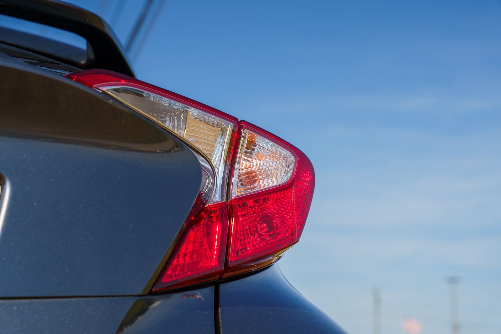 Used 2018 Toyota C-HR XLE FWD image 16