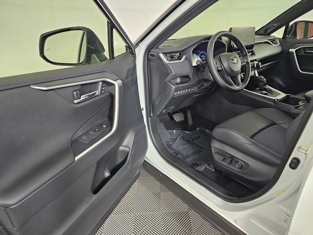 Used 2025 Toyota RAV4 XSE w/ Advanced Technology Package AWD/4WD image 22