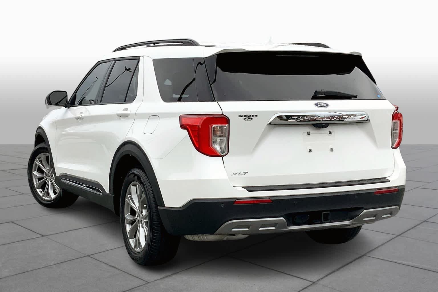 Certified 2022 Ford Explorer XLT w/ Equipment Group 202A RWD image 12