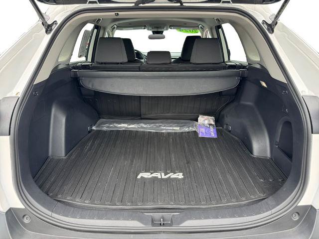 Used 2024 Toyota RAV4 XLE AWD/4WD image 9