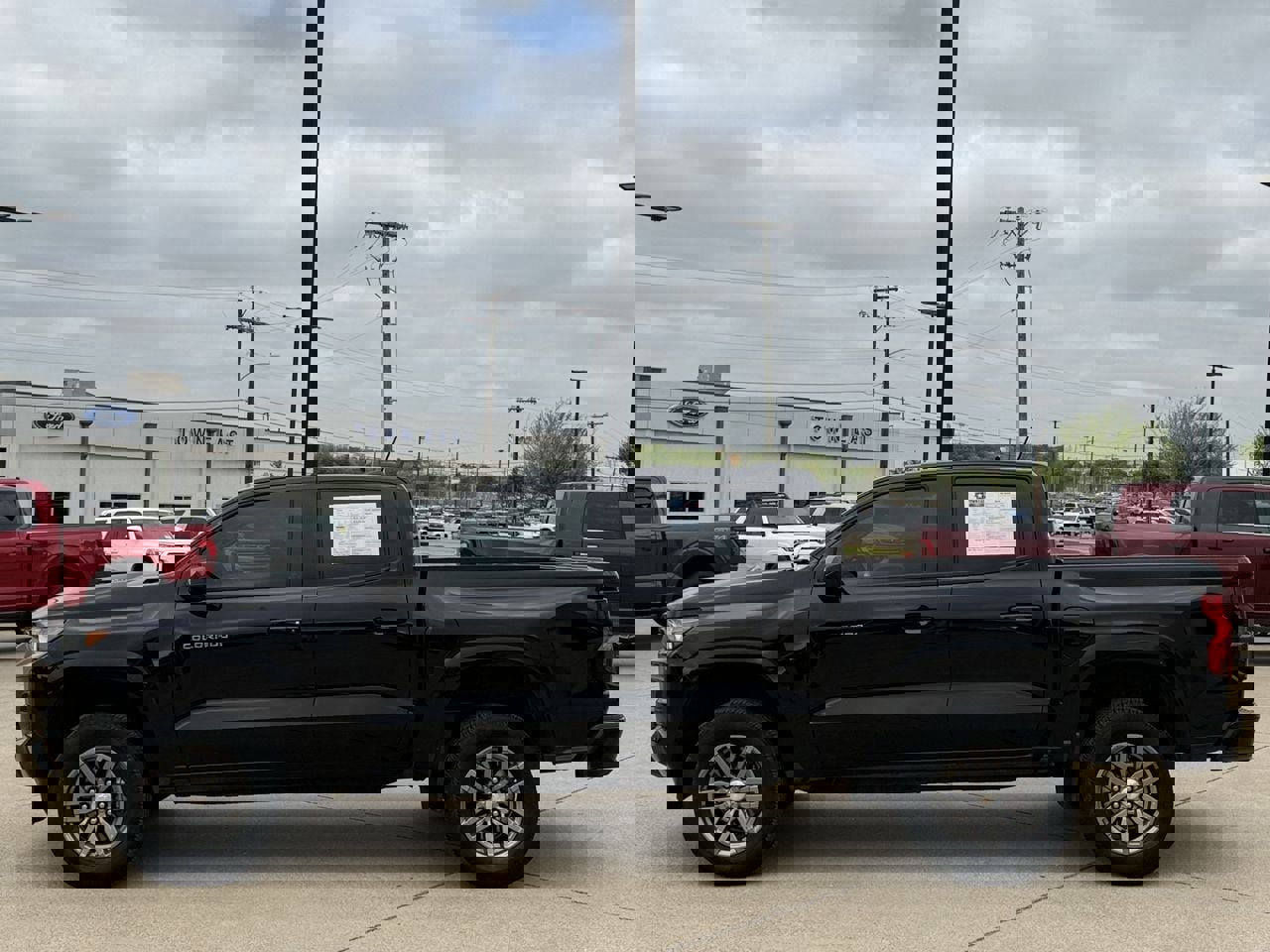 Used 2023 Chevrolet Colorado LT image 3