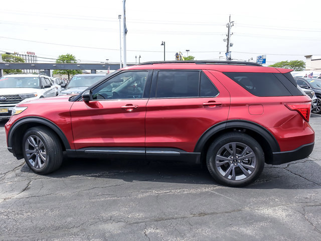 Certified 2023 Ford Explorer XLT w/ Equipment Group 202A AWD/4WD image 5