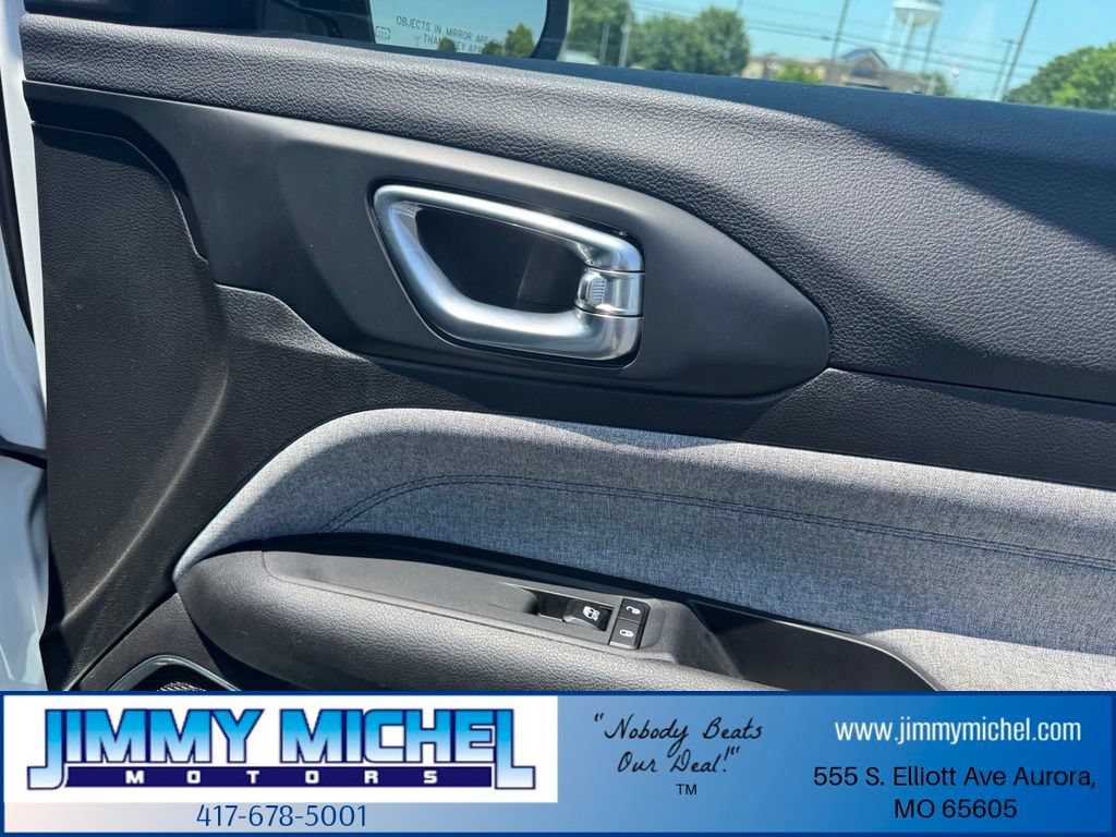 Used 2024 Jeep Compass Latitude AWD/4WD image 16
