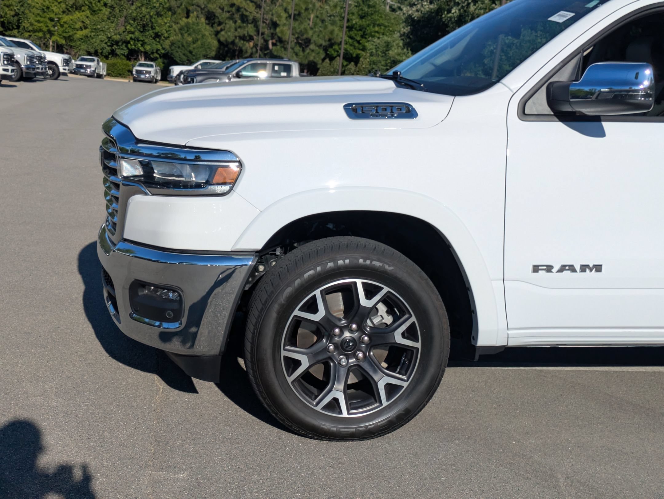 Used 2025 RAM 1500 Laramie AWD/4WD image 11