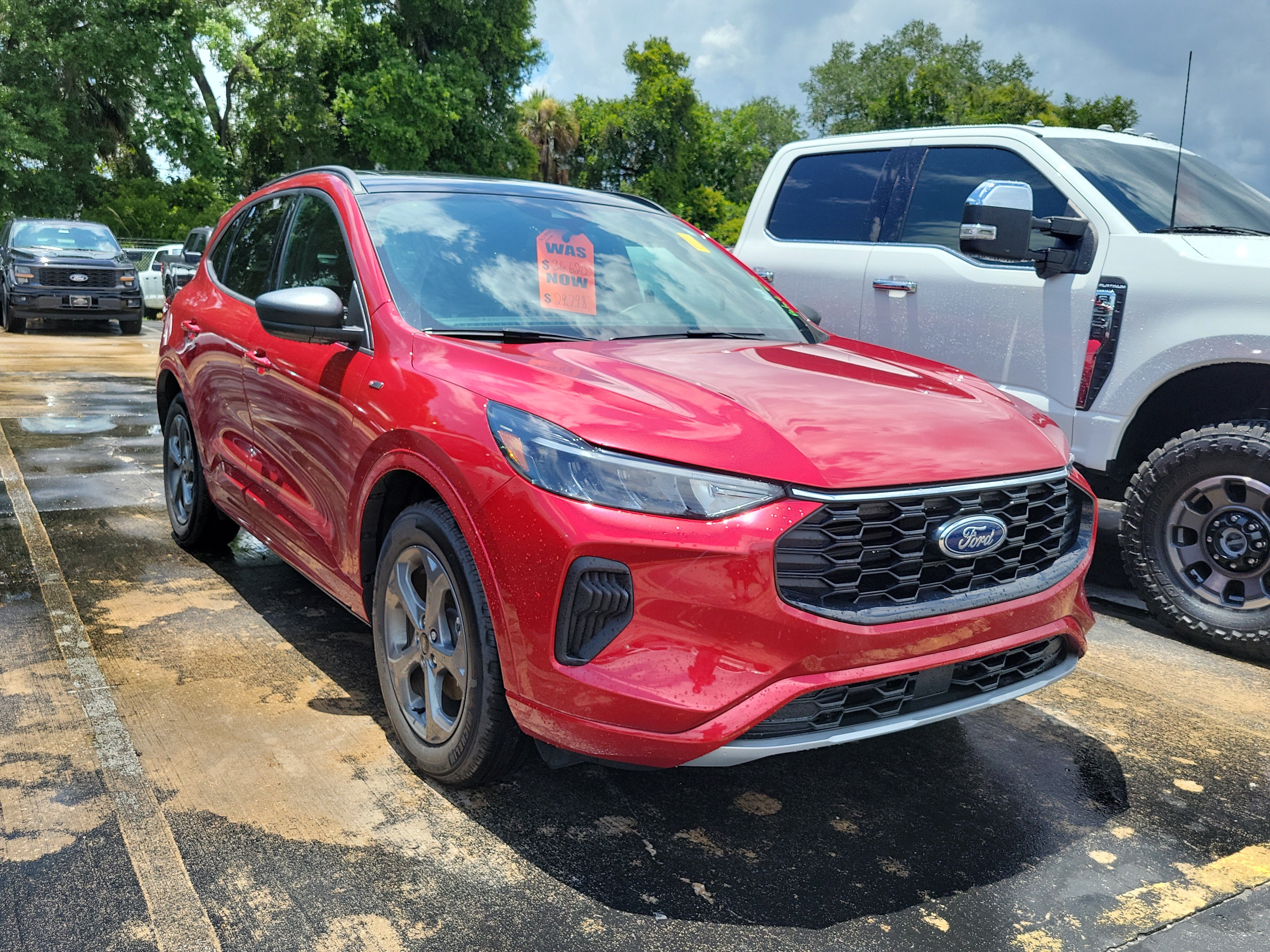 Certified 2024 Ford Escape ST-Line w/ Tech Pack #1 AWD/4WD image 6
