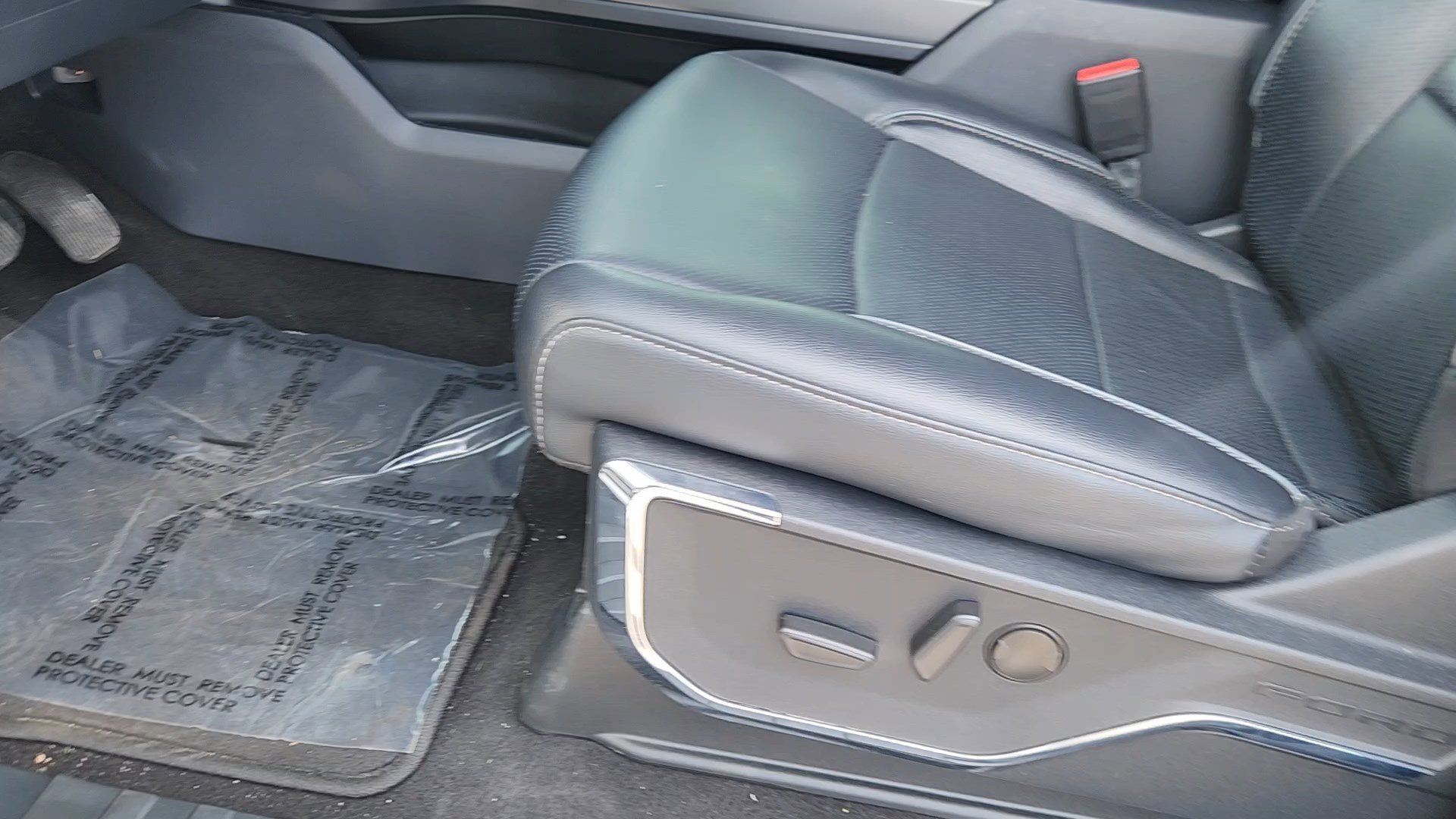 Certified 2024 Ford F150 Lariat image 31