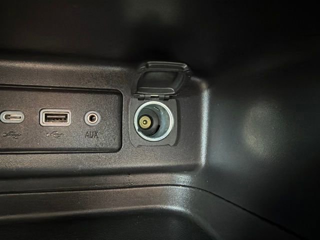 Used 2023 Chevrolet Equinox LT w/ LPO, Floor Liner Package FWD image 30