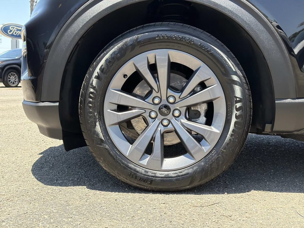 Certified 2023 Ford Explorer XLT w/ Equipment Group 202A RWD image 28