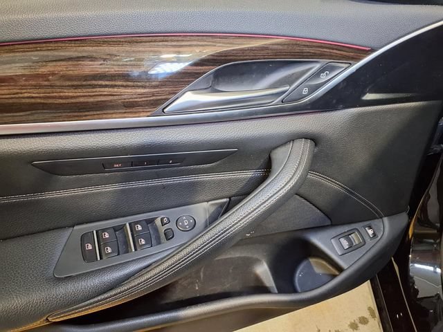 Used 2019 BMW 530e RWD image 19